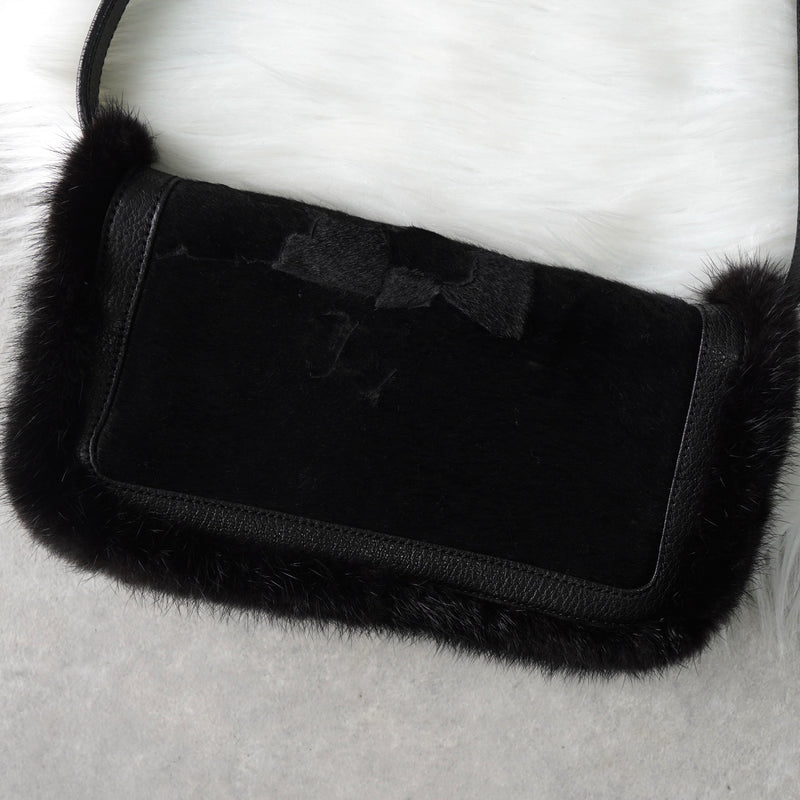 ロエベ スタッズ アナグラム ハラコレザー / ファー ショルダーバッグ ブラック