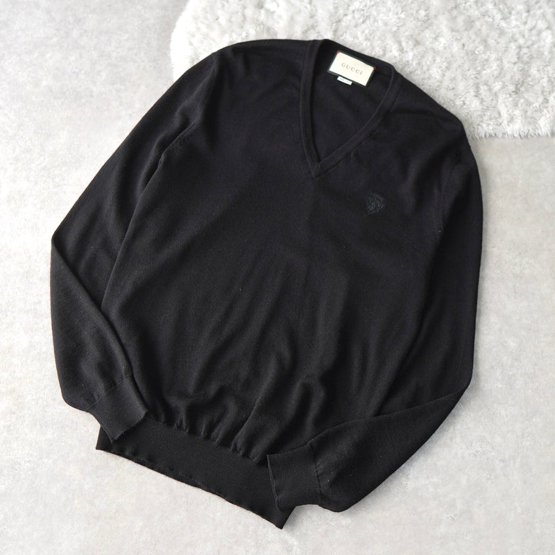 Balance Logo Embroidery V - neck Wool Sweater｜Made in Italy - NEWSED