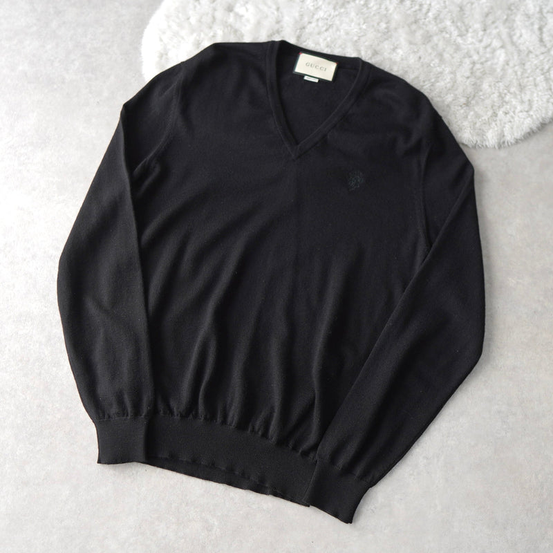 Balance Logo Embroidery V - neck Wool Sweater｜Made in Italy - NEWSED