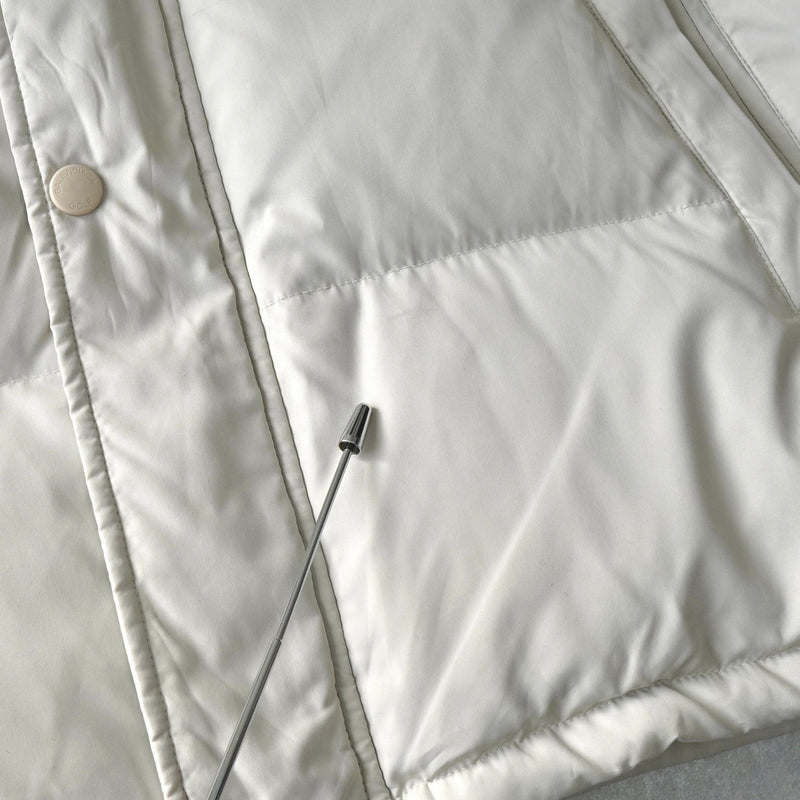 バレンシアガ ヴィンテージ BBロゴ ダウンジャケット アイボリー - NEWSED