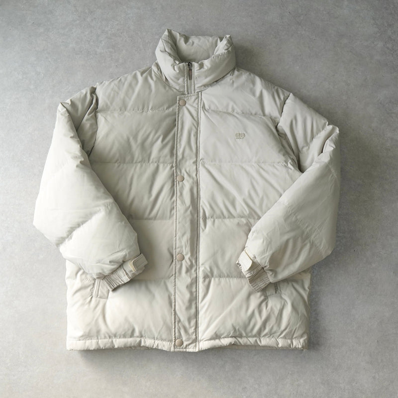 バレンシアガ ヴィンテージ BBロゴ ダウンジャケット アイボリー - NEWSED