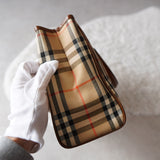 Burberry's Check Hand Bag - NEWSED