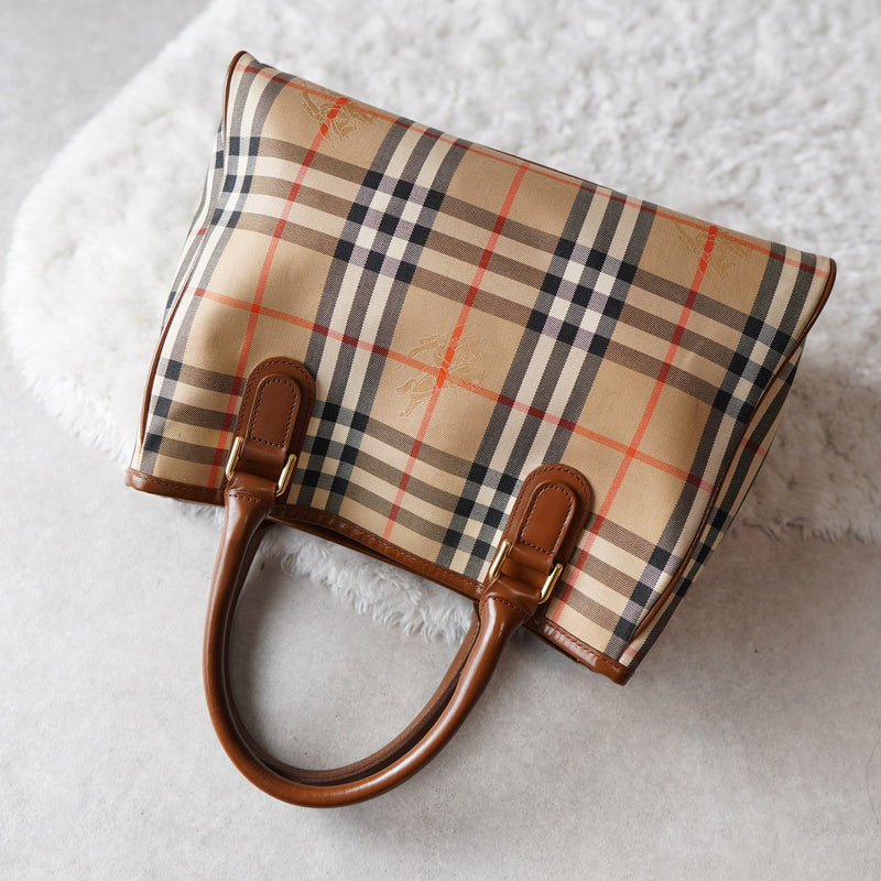 Burberry's Check Hand Bag - NEWSED