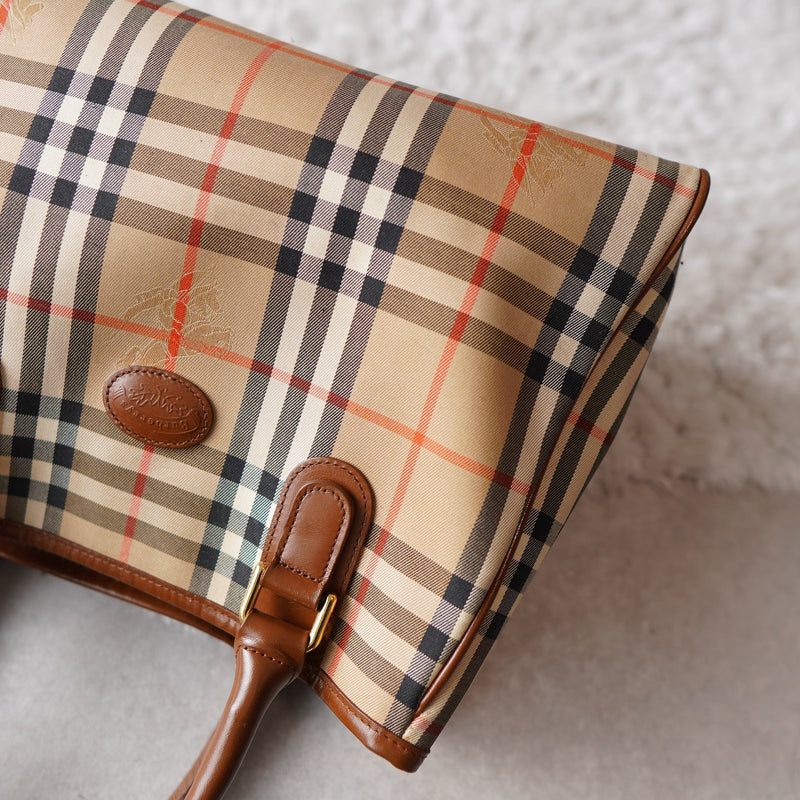 Burberry's Check Hand Bag - NEWSED