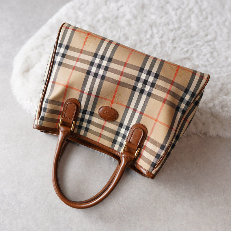 Burberry's Check Hand Bag - NEWSED