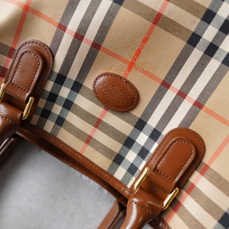 Burberry's Check Hand Bag - NEWSED