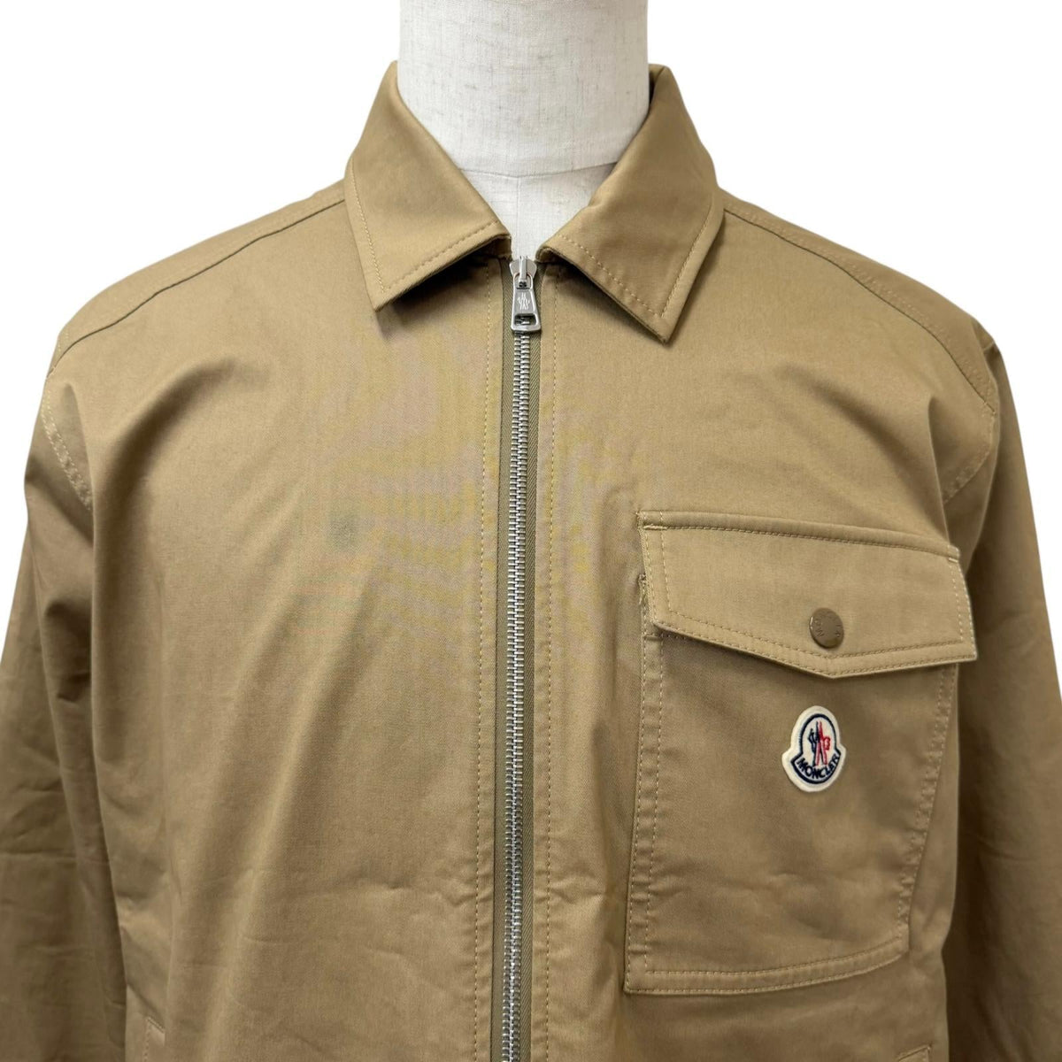 モンクレール CAMICIA ロゴワッペン サファリジャケット ブルゾン ベージュ L メンズ - NEWSED