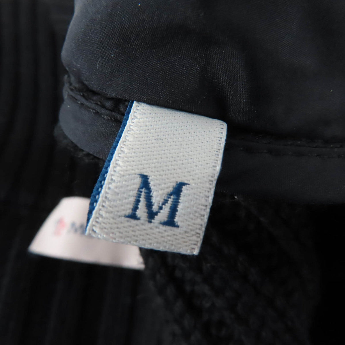 モンクレール CARDIGAN ロゴワッペン付 ウールニット切替 ダウンジャケット ブラック M レディース - NEWSED