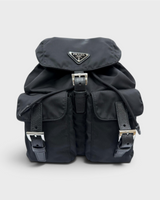 プラダ スモール Re-Nylon バックパック トライアングルロゴ リュック・デイパック ブラック レディース