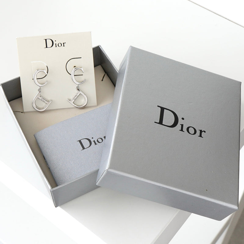 Dior シルバーピアス　正規品 Dior シルバーピアス 箱付き