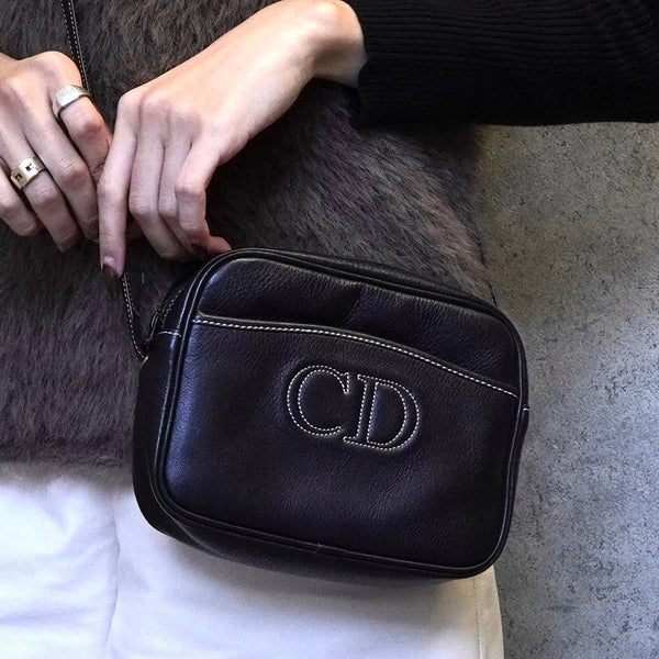 クリスチャン ディオール CDロゴ レザー ショルダーバッグ ブラック - NEWSED