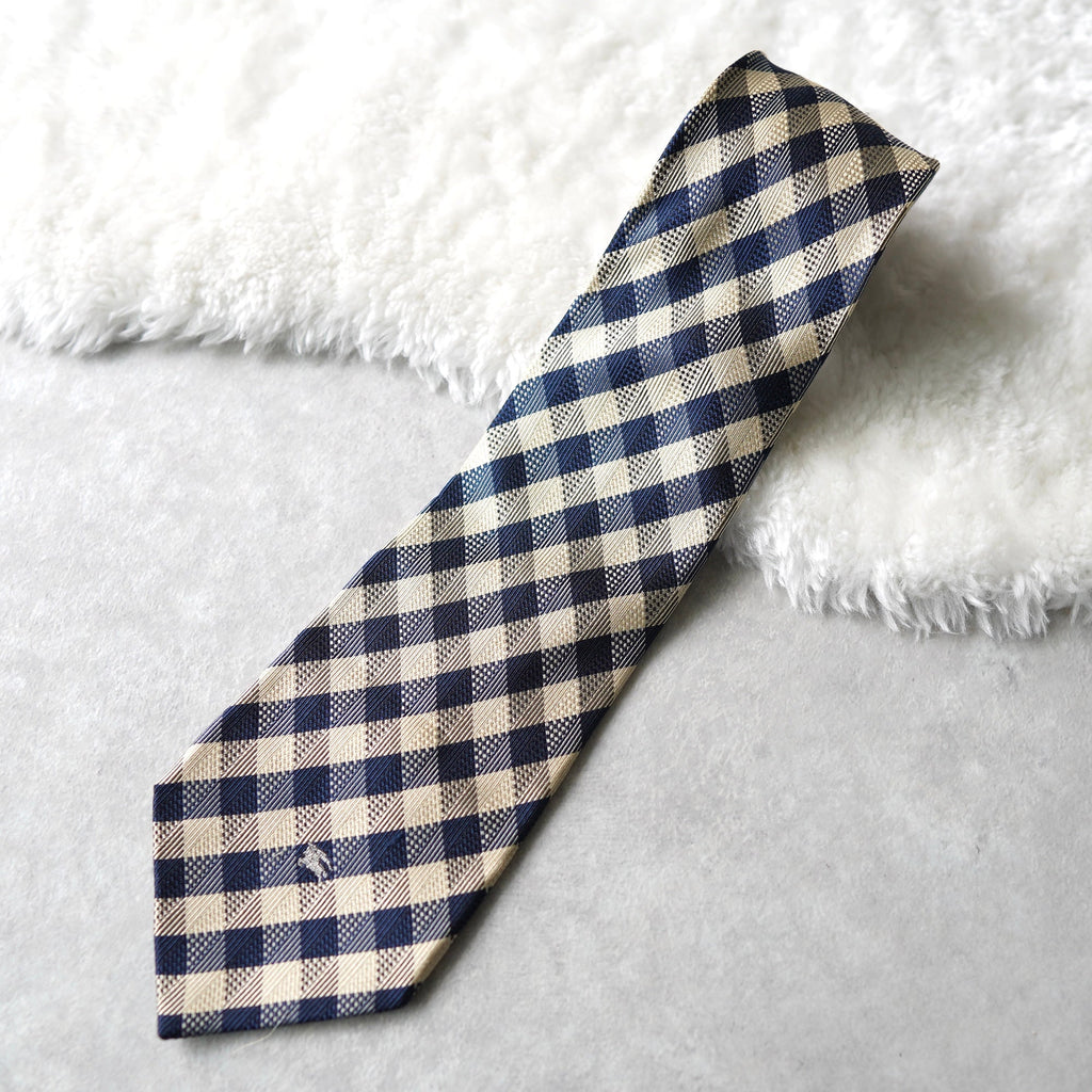 Check patterned tie