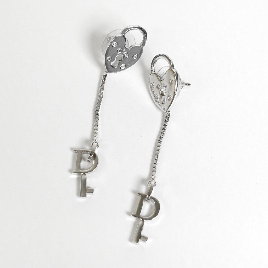 クリスチャン ディオール Dロゴ ハート カデナ ピアス シルバー