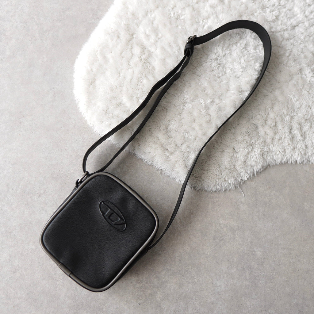 D Logo Shoulder Pouch