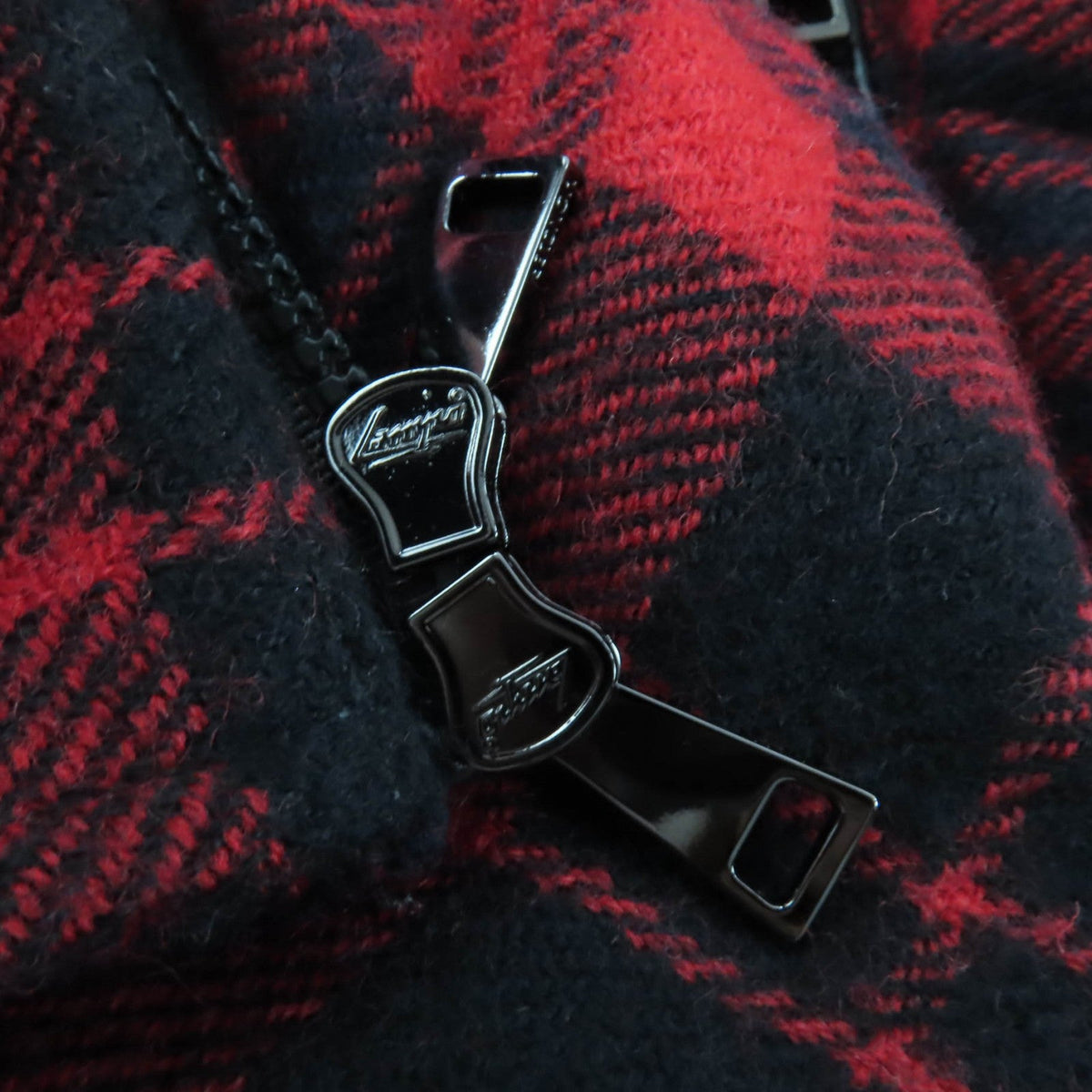 モンクレール DANUBE フード付 チェック柄 ZIP UP ダウンジャケット レッド 54847 レディース - NEWSED