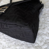 フェンディ マンマバケット ハンドバッグ ワンショルダーバッグ ズッカ柄 FFロゴ ナイロン ブラック - NEWSED