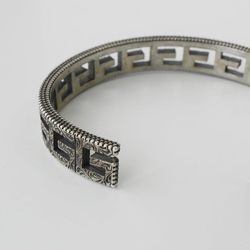 グッチ アラベスク カットアウトG シルバー925 バングル 箱付き - NEWSED