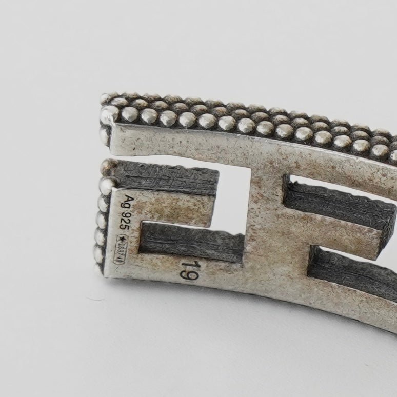 グッチ アラベスク カットアウトG シルバー925 バングル 箱付き - NEWSED