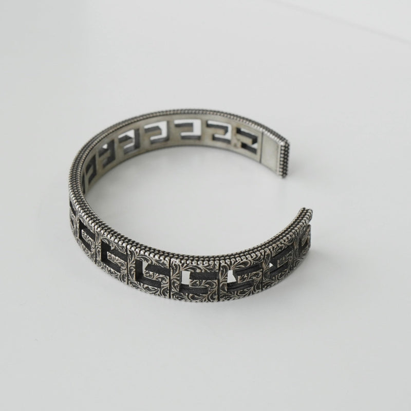 グッチ アラベスク カットアウトG シルバー925 バングル 箱付き - NEWSED