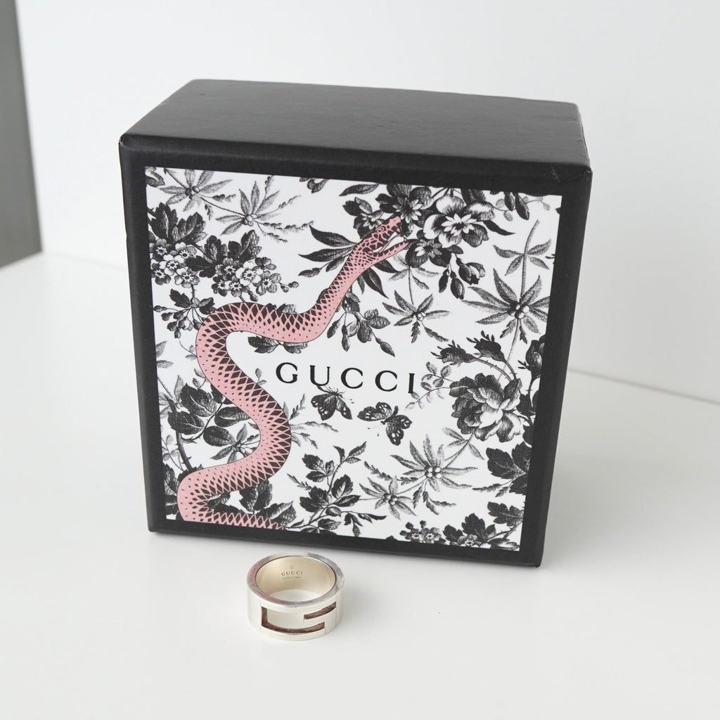 古驰 (Gucci) 品牌 G 925 银戒指，尺寸 8/7，带盒子