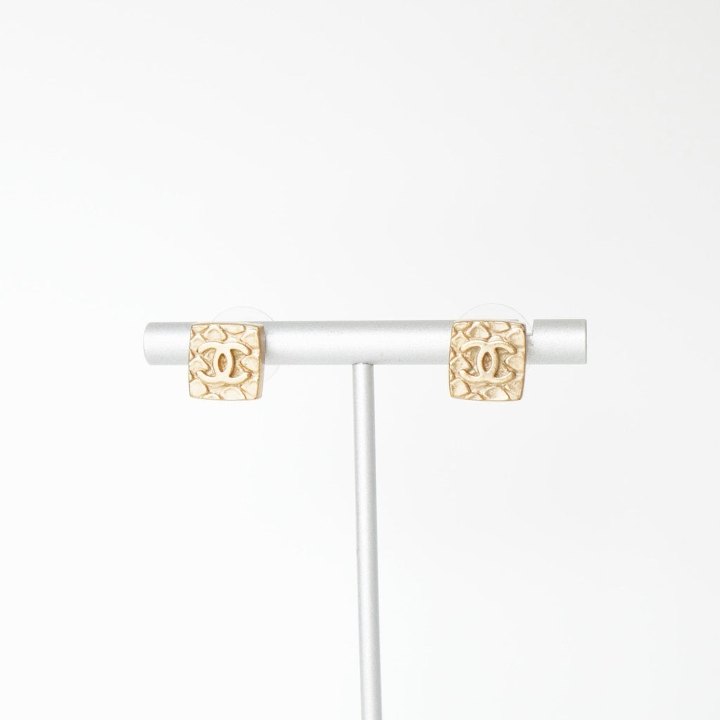 Chanel Coco Mark Matelasse 方形耳环（GP 金）