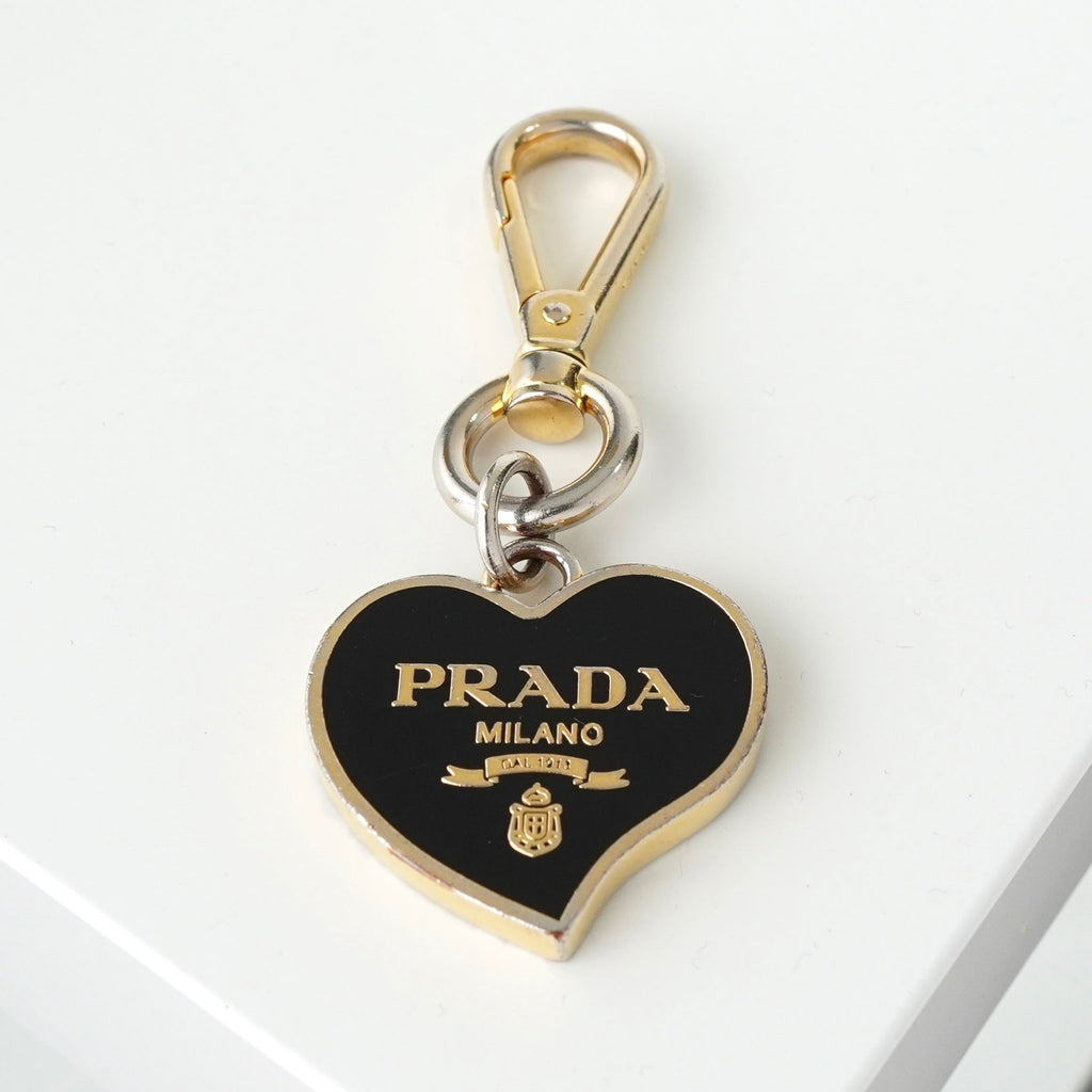 プラダ ハート ロゴ チャーム キーリング GPゴールド / ブラック 箱付き