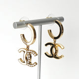 シャネル ココマーク ラインストーン フープ ピアス GP ブラック / ホワイト - NEWSED