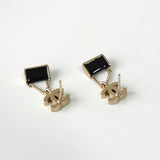 シャネル ココマーク チェーンショルダーバックモチーフ ピアス GP ゴールド/ブラック B12/A - NEWSED