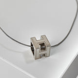 エルメス カージュドアッシュ Hキューブ ネックレス シルバー - NEWSED