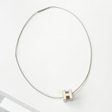 エルメス カージュドアッシュ Hキューブ ネックレス ホワイト/シルバー - NEWSED