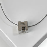 エルメス カージュドアッシュ Hキューブ ネックレス シルバー - NEWSED