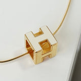 エルメス カージュドアッシュ Hキューブ ネックレス GP ゴールド / アイボリー 箱付き - NEWSED