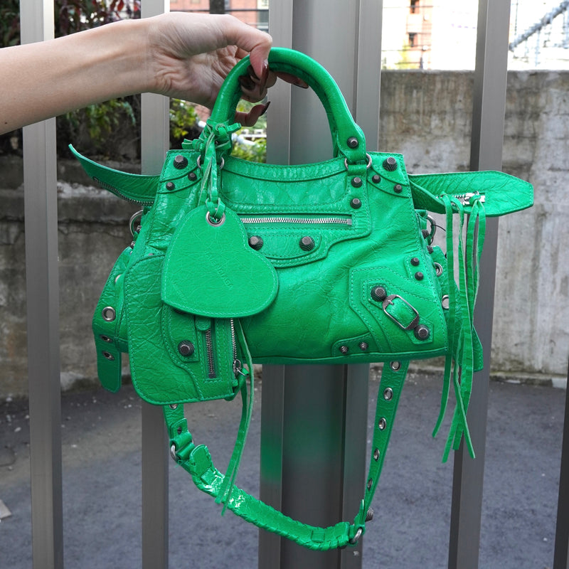 バレンシアガ ネオカゴール レザー 2way ハンドバッグ ショルダーバッグ ネオングリーン