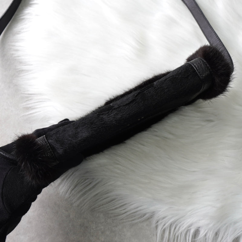 ロエベ スタッズ アナグラム ハラコレザー / ファー ショルダーバッグ ブラック