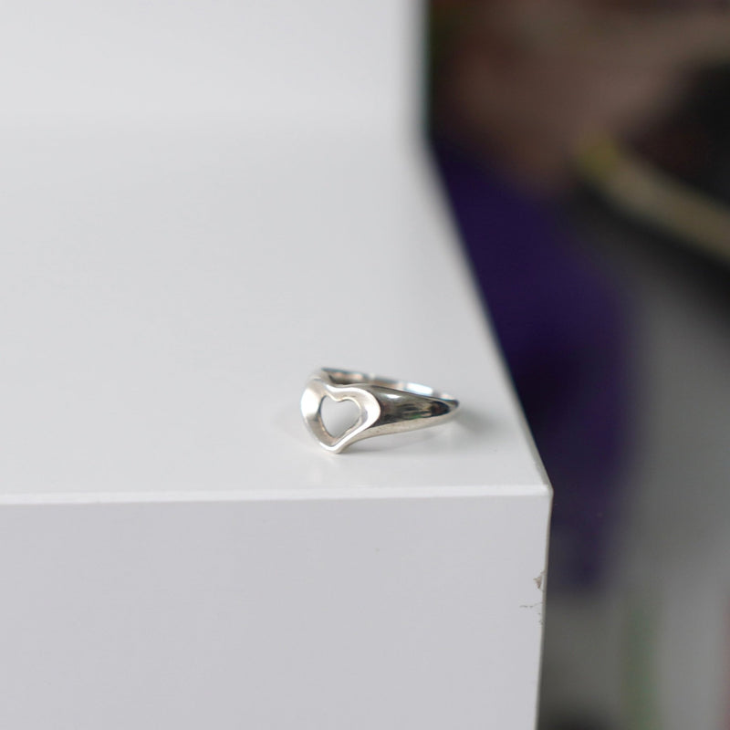 Heart Motif Silver Ring - NEWSED