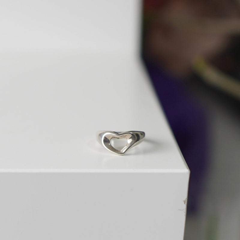 Heart Motif Silver Ring - NEWSED