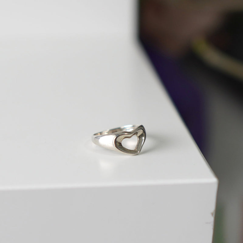 Heart Motif Silver Ring - NEWSED