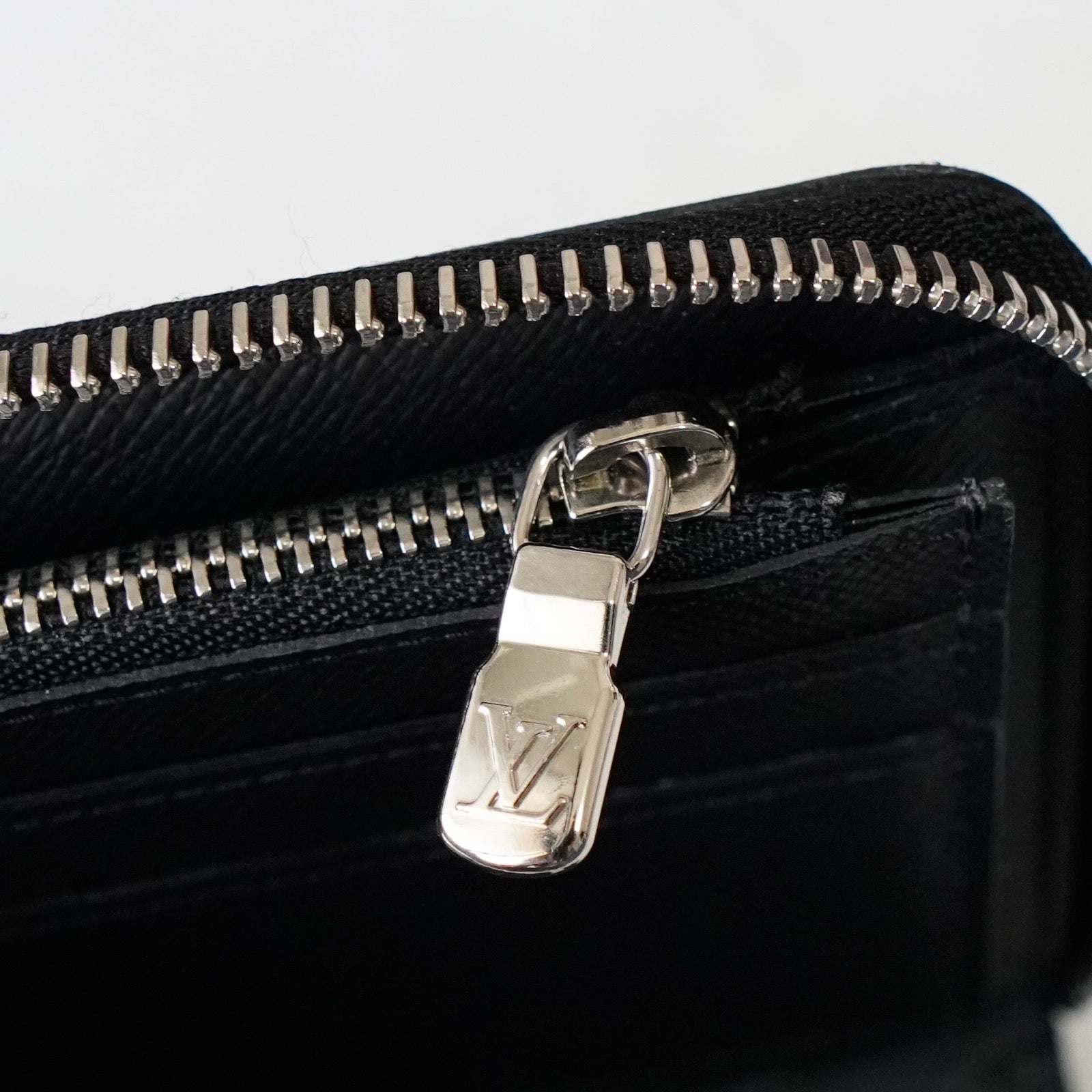 ルイ ヴィトン ダミエ・グラフィット ジッピーウォレット・ヴェル