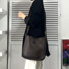 Hermès Evelyne II PM Taurillon Clemence Havana 皮革单肩包，银色金属配件和 K 标志，棕色