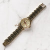 Vivienne Westwood Kensington II Orb 标志石英手表香槟色表盘金色不锈钢 VV006KGD 工作状态
