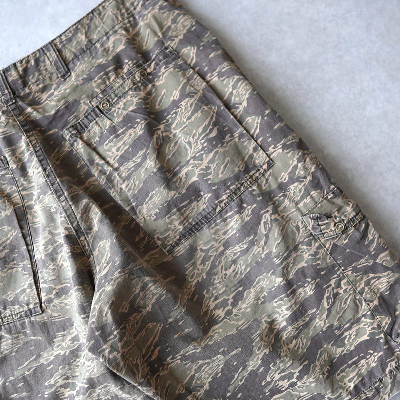 Camo Patterned Short Pants