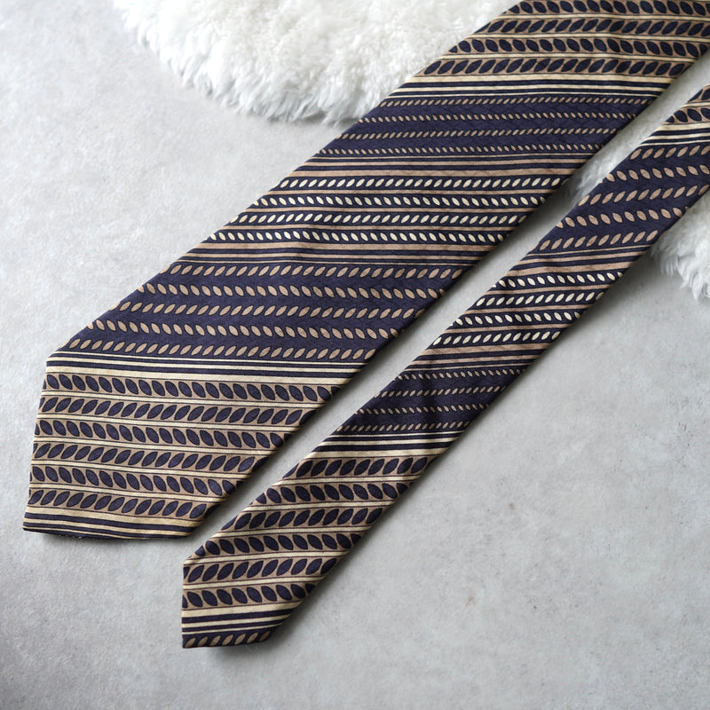 Patterned tie