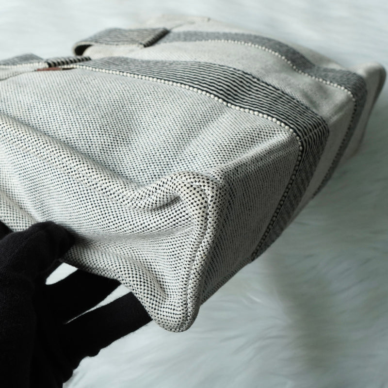 エルメス フールトゥPM キャンバス ハンドバッグ ホワイト / ブラック