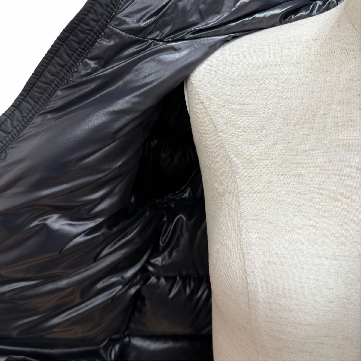 モンクレール LARM ラバーロゴパッチ付 ZIP UP ダウンジャケット ブラック 12anni 152cm レディース - NEWSED