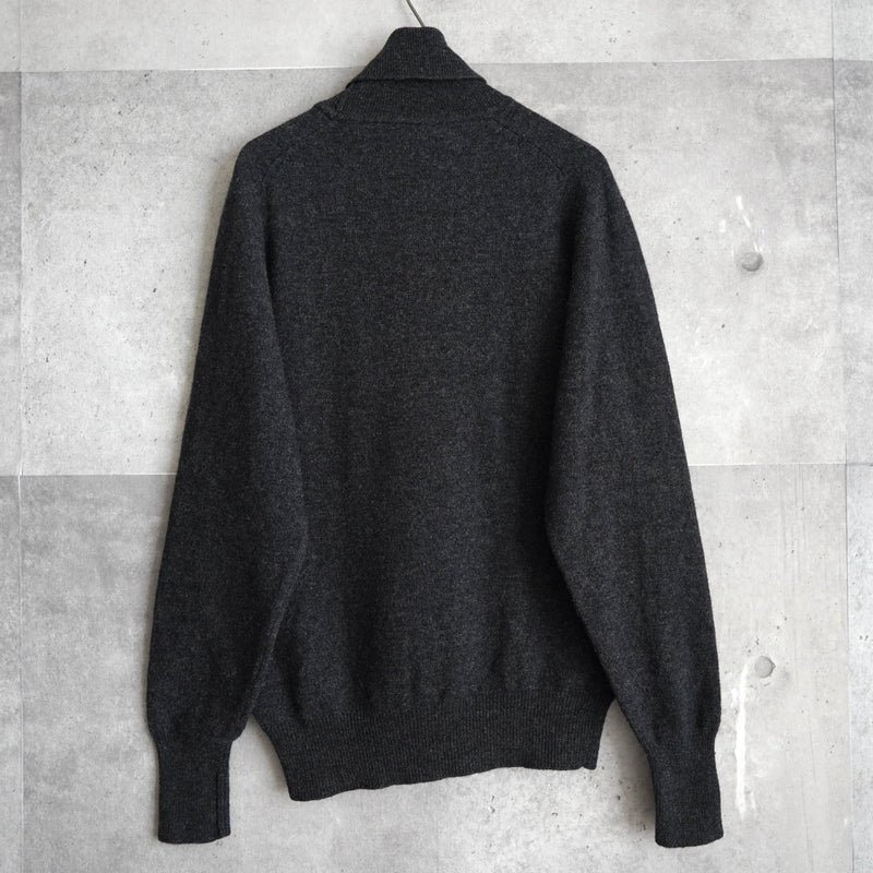 Logo Embroidery Turtleneck Sweater｜Made in Scotland - NEWSED