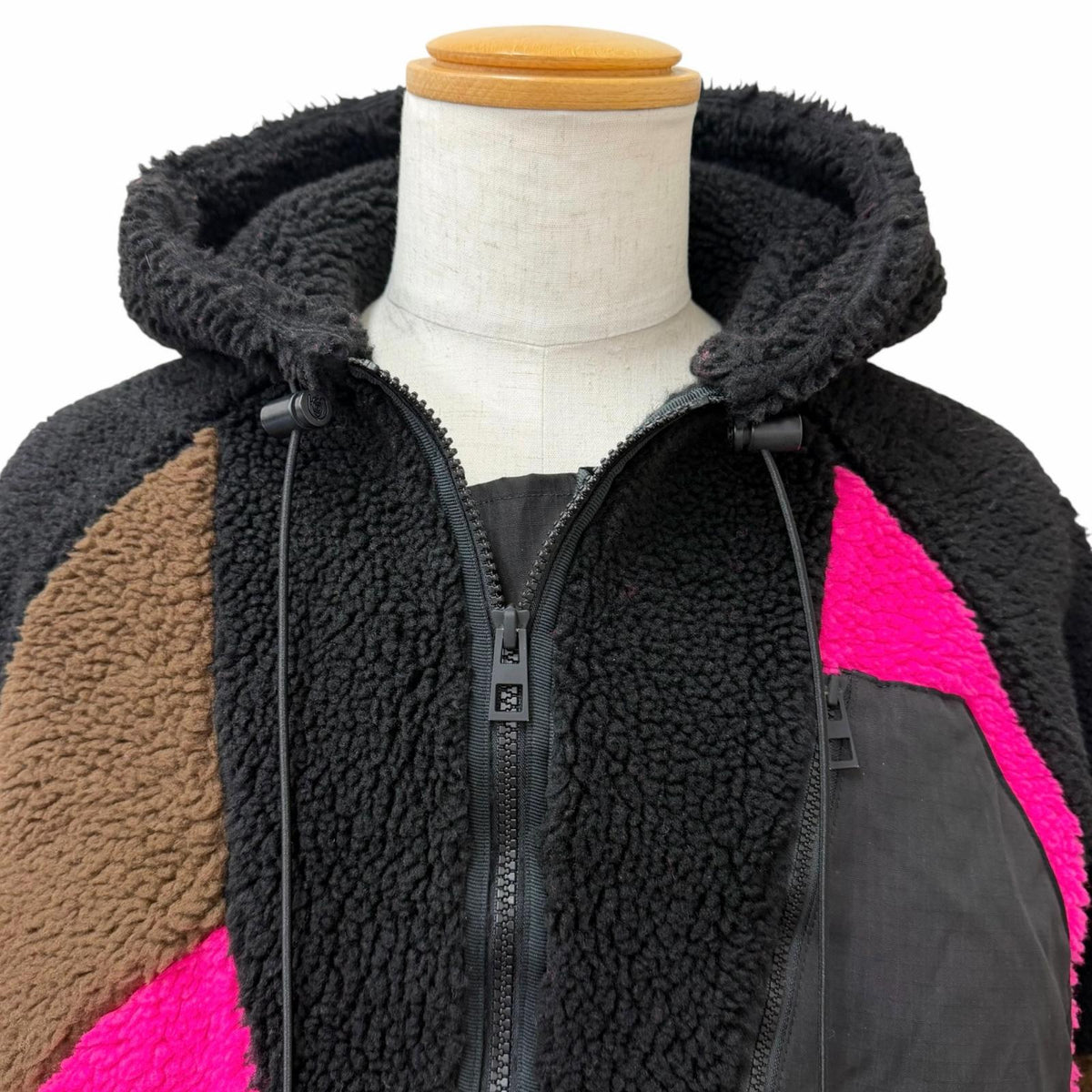ロエベ ロゴワッペン ハーフジップ フリース パーカー ブラック M メンズ - NEWSED