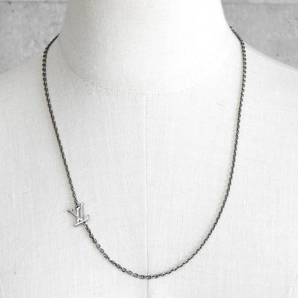 ルイ ヴィトン ロゴ ブラック シルバー ネックレス ペンダント M01097 D10233