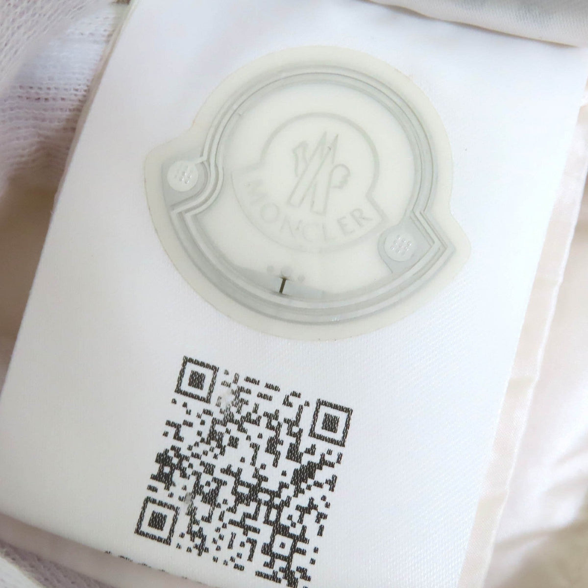 モンクレール MARCHAUD GILET 総柄 ロゴワッペン フード付き ダウンベスト アイボリー 0 レディース - NEWSED