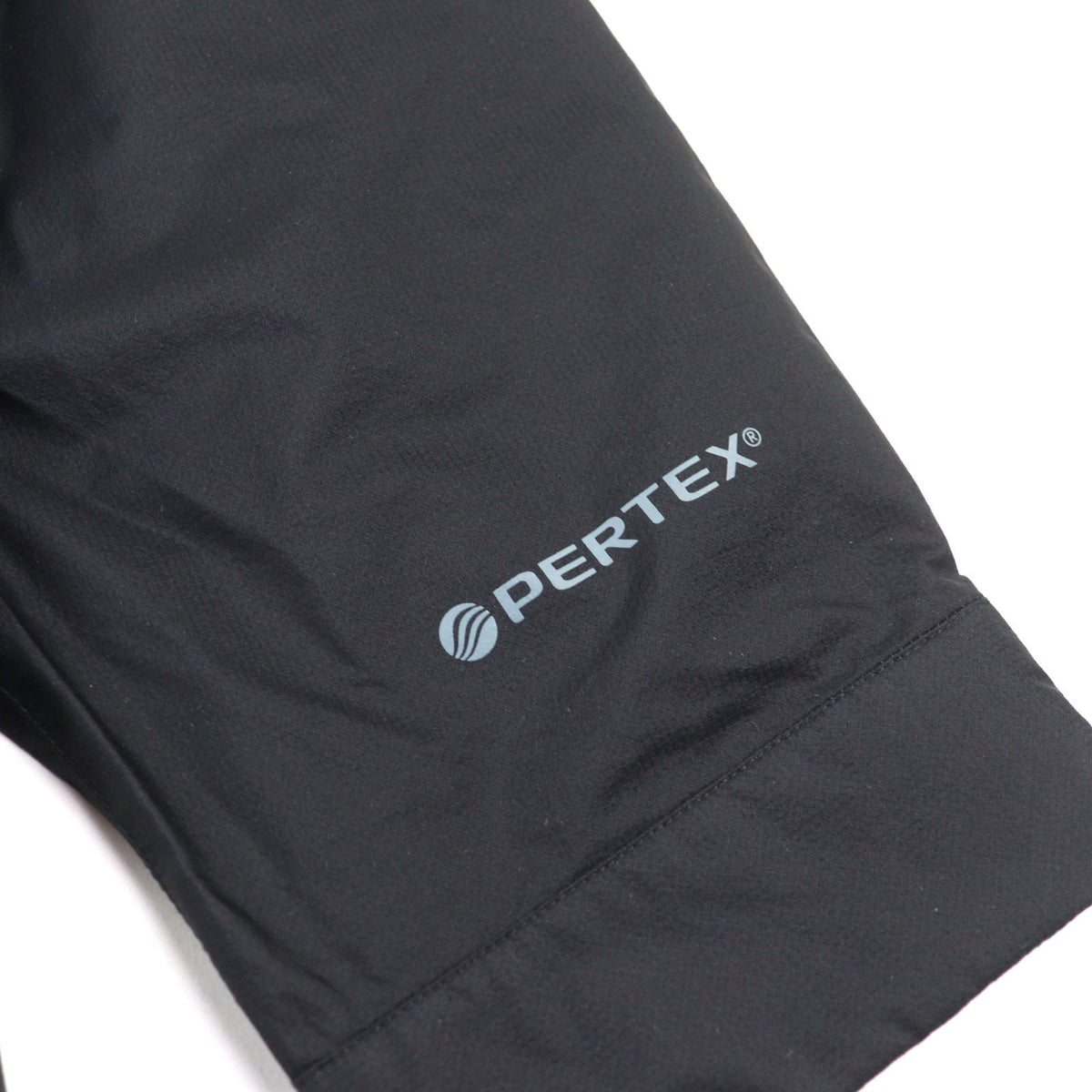 シーピーカンパニー Metropolis Series Pertex Hooded Bloom Jacket ロゴバッジ付き Petrex使用 フーデッド ダブルジップ ジャケット ブラック 52 メンズ - NEWSED
