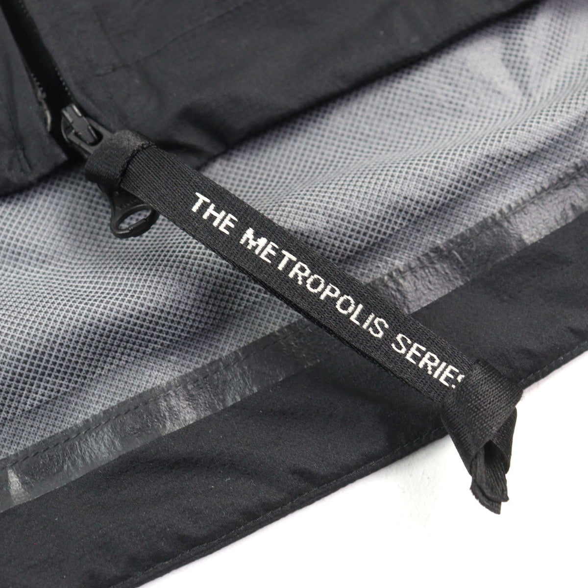 シーピーカンパニー Metropolis Series Pertex Hooded Bloom Jacket ロゴバッジ付き Petrex使用 フーデッド ダブルジップ ジャケット ブラック 52 メンズ - NEWSED